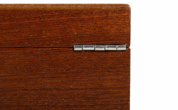 Sapele Chess Piece Chest (24x15x8.5cm)