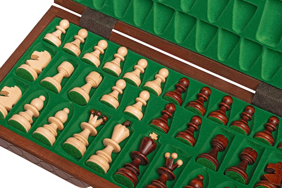 The Pearl Chess Set