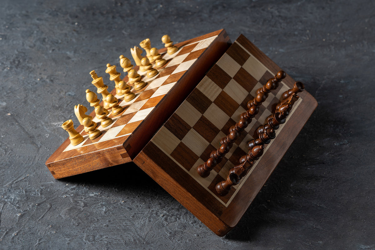 Magnetic Chess Set with Inlaid Chessboard