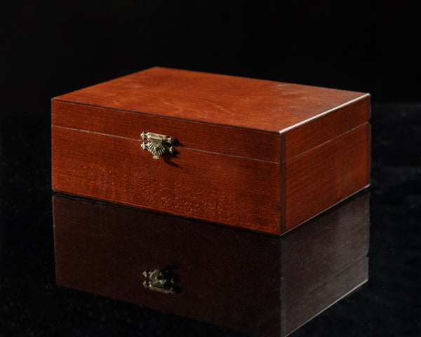 Chess Piece Chest (24x15x11cm)